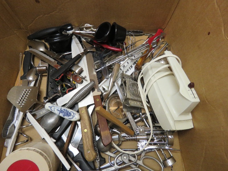 lot 31 image: Kitchen Utensils
