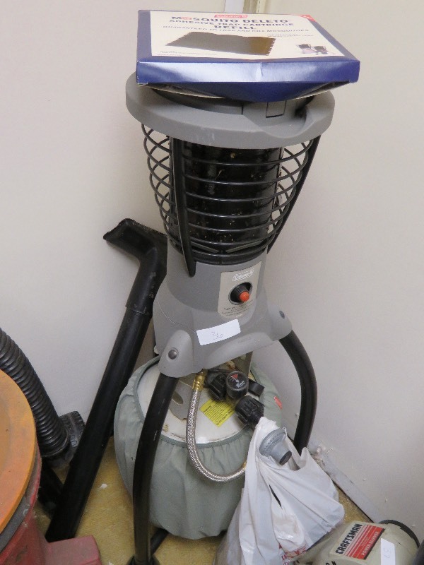 lot 36 image: Propane bug zapper