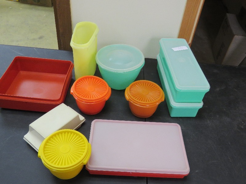 lot 45 image: TupperWare Lot