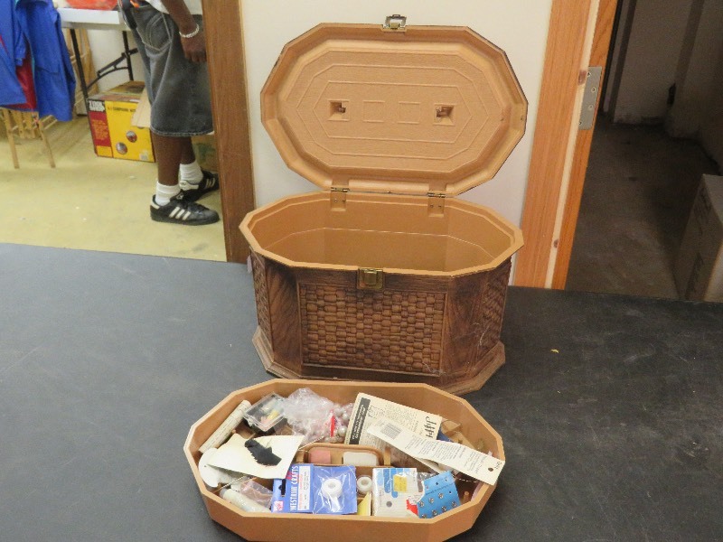 lot 47 image: Sewing box