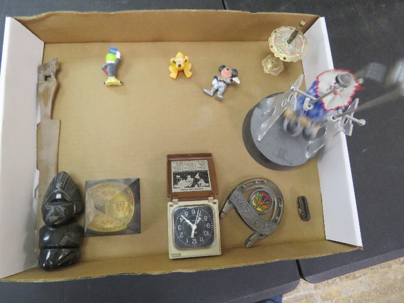 lot 58 image: Collectible Lot