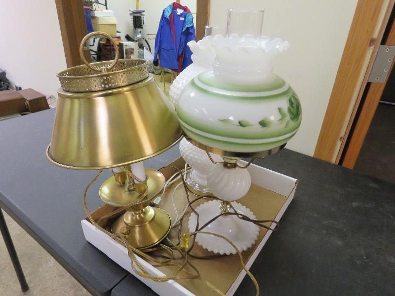 lot 75 image: Vintage Table Lamps