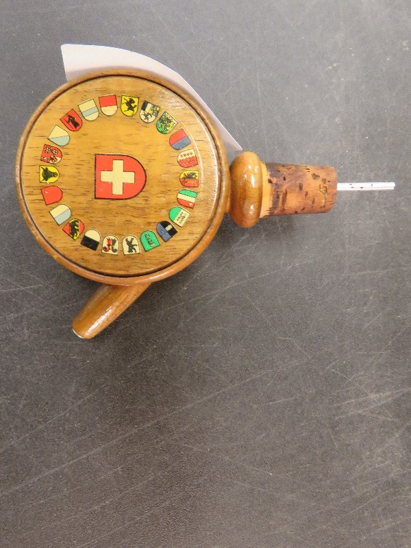 lot 77 image: Vintage Pour Spout