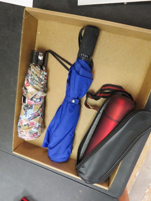 lot 81 image: Umbrella lot