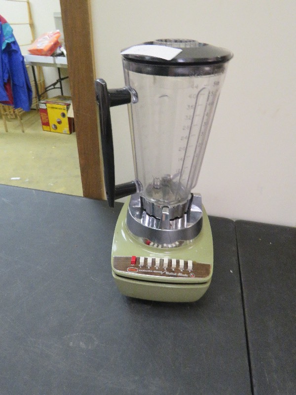 lot 84 image: Vintage Blender