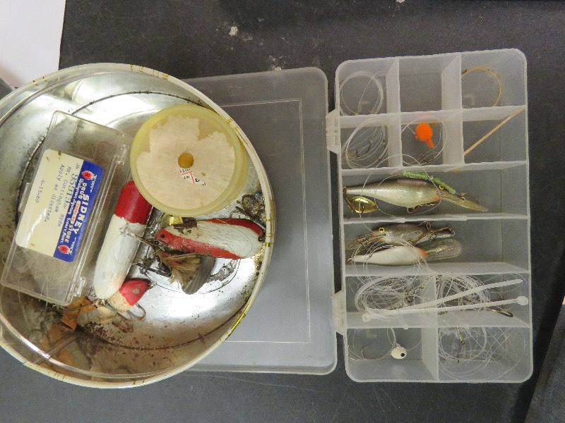 lot 87 image: Fishing lot