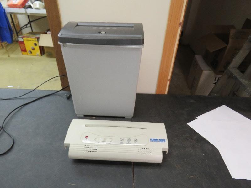 lot 102 image: Paper Shredders