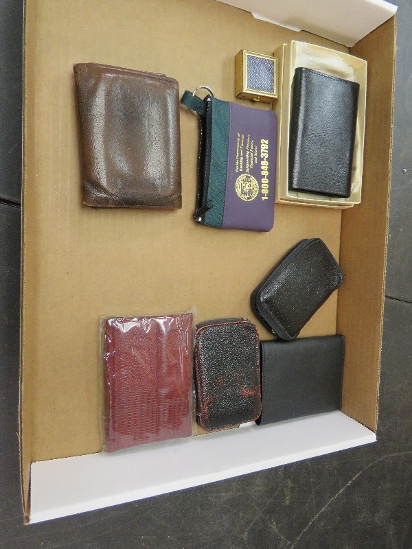 lot 109 image: Wallets, Coin purses