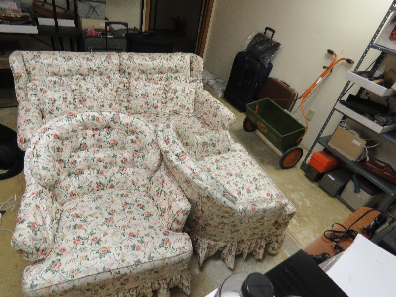 lot 124 image: Love Seat and Two Chairs