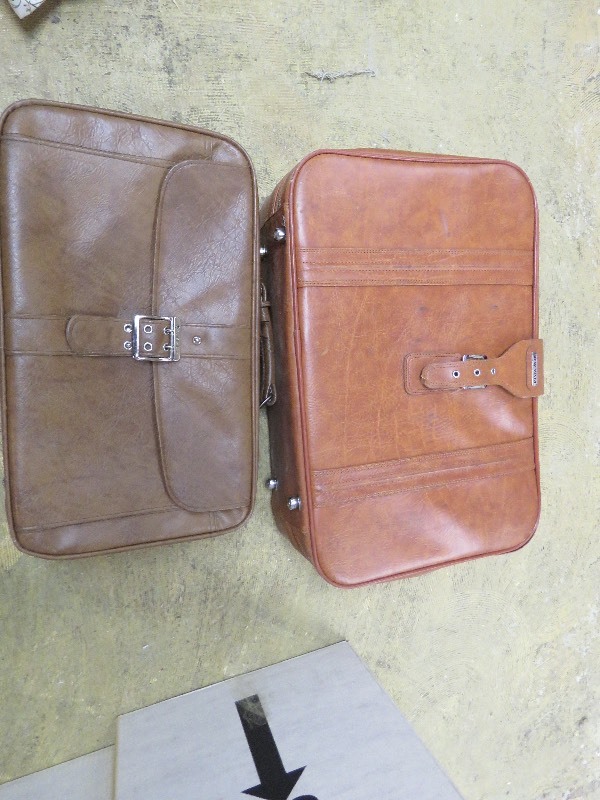 lot 125 image: Luggage lot