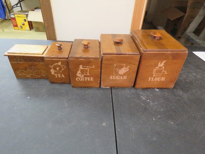 lot 136 image: Kitchen Storage boxes