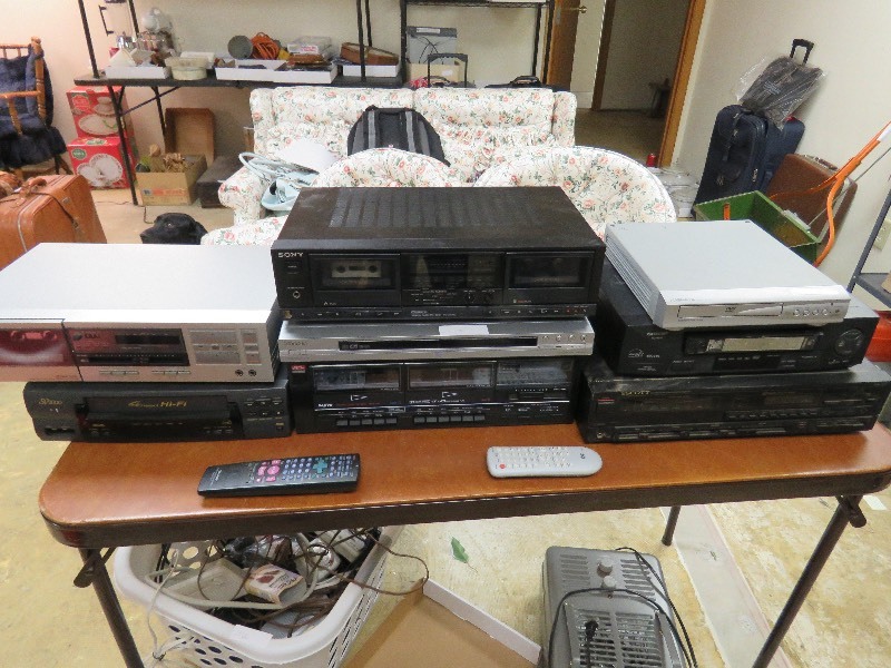lot 165 image: Electronic lot