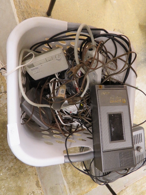 lot 166 image: Electronic lot