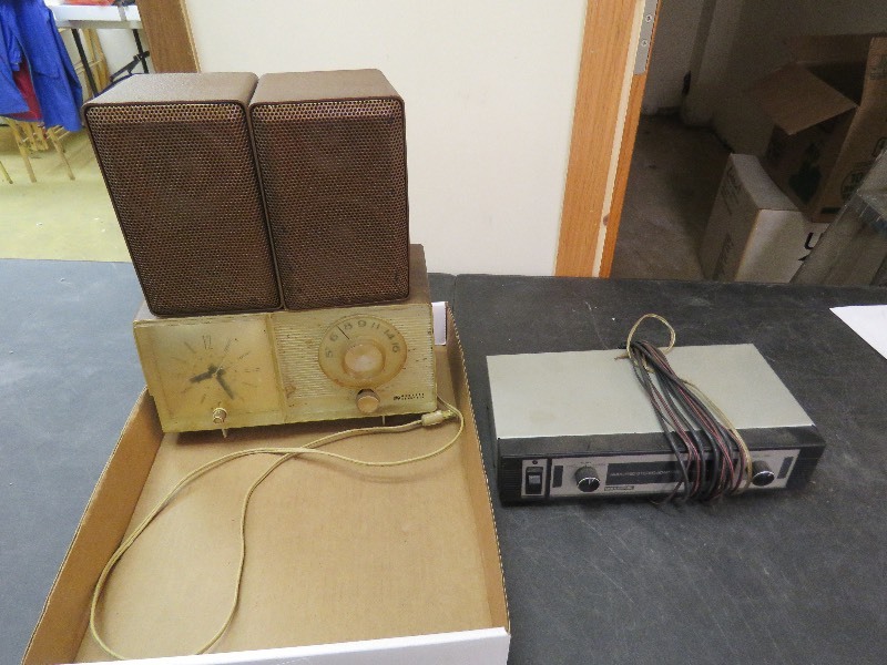 lot 168 image: Vintage Radio lot