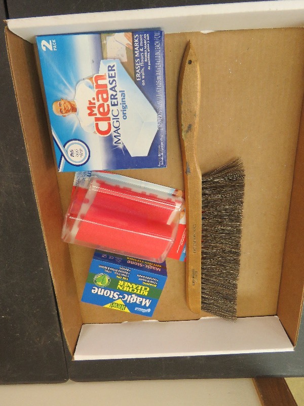 lot 199 image: Cleaning lot