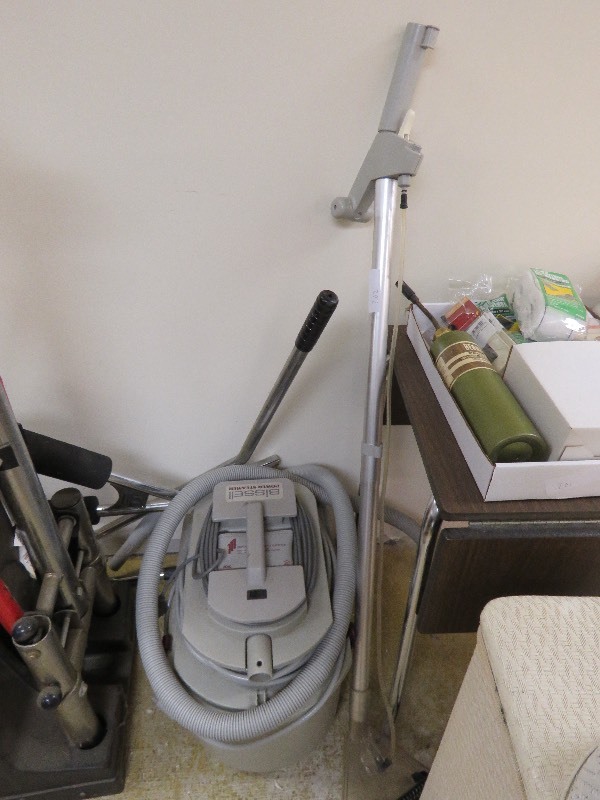 lot 202 image: Carpet Cleaner