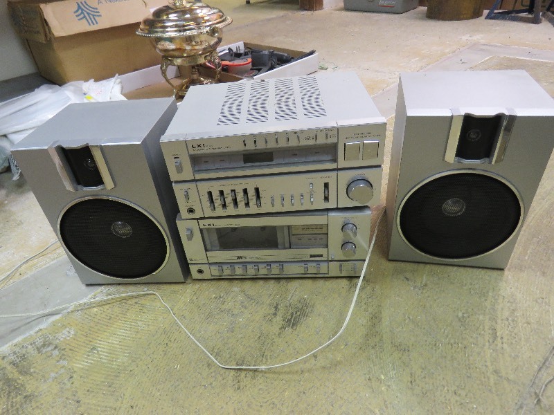 lot 203 image: LXI stereo system