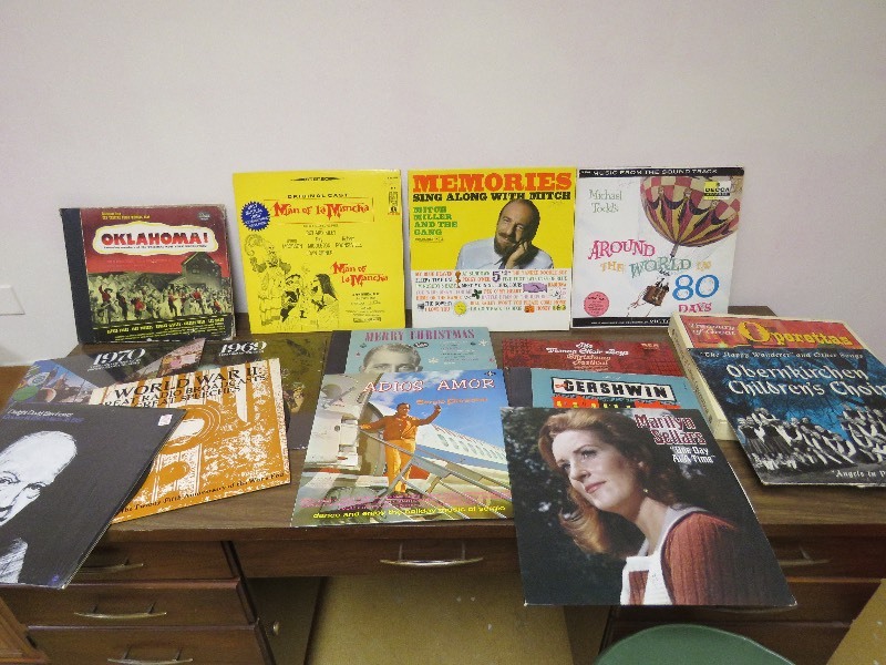 lot 223 image: Vintage Albums