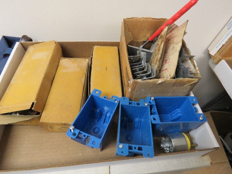 lot 9 image: Electrical lot