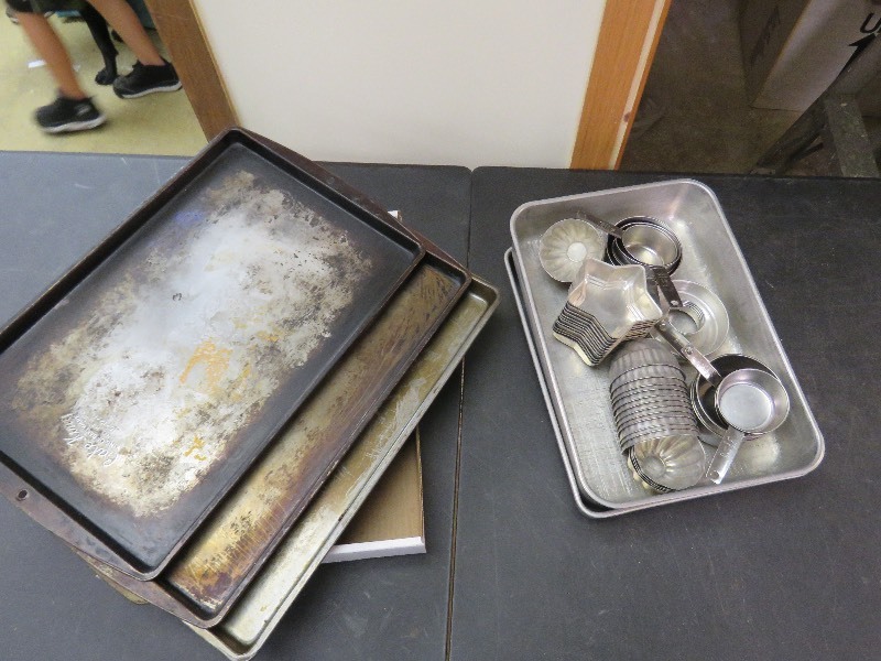 lot 13 image: Baking lot