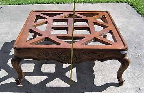 lot 6 image: Wooden Coffee Table (missing glass inserts)
