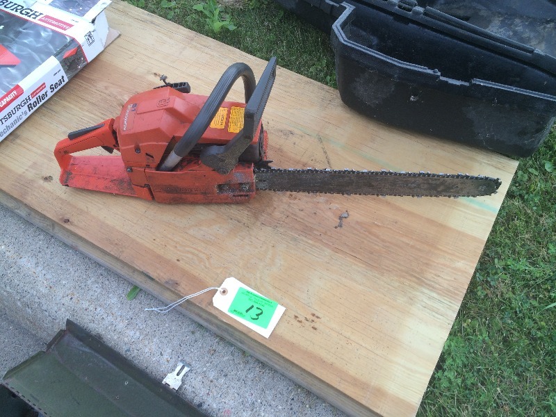 lot 13 image: Husquara Chain saw  Model 51Includes hard case  - runs