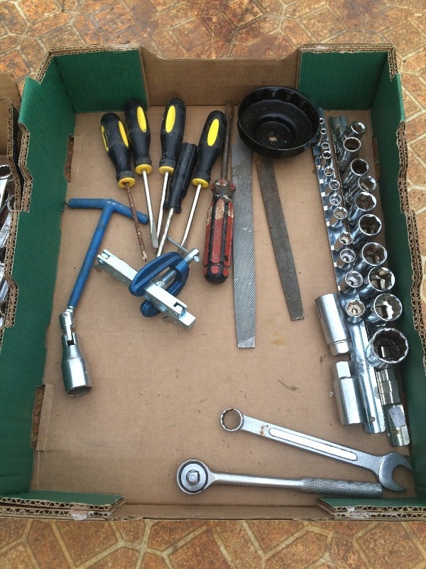 lot 18 image: Nice lot of assorted wrenches and hand tools
