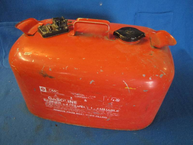 lot 18 image: Gas can for marine boat, has a litt...