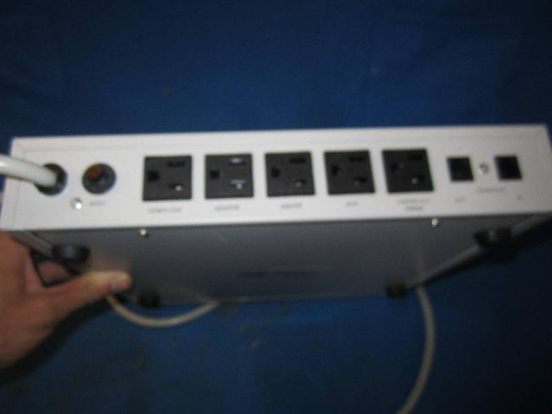 lot 35 image: Power Center...
