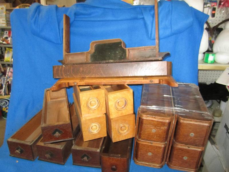 lot 49 image: Lot of antique sewing machine drawe...
