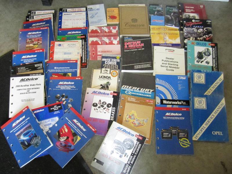lot 60 image: Lot of automotive service manuals...