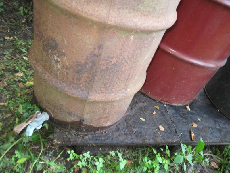 lot 80 image: 3 metal barrels...