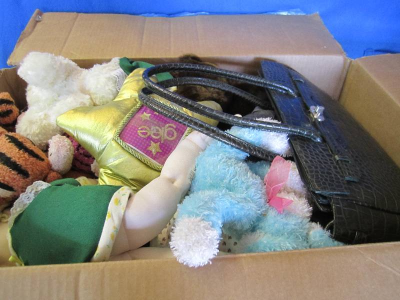 lot 165 image: Box of toys ...