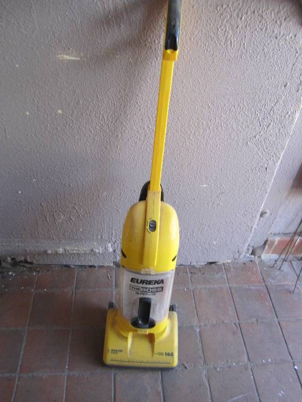 lot 169 image: Eureka the boss vacuum...