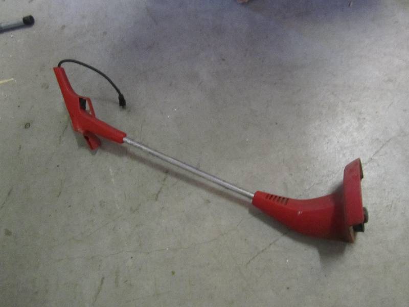 lot 183 image: Toro weed whip...