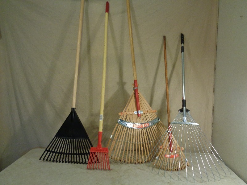 lot 69 image: 5 New Rakes