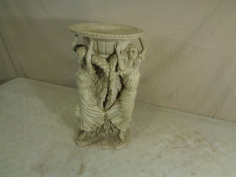 lot 74 image: Angel Yard Decor