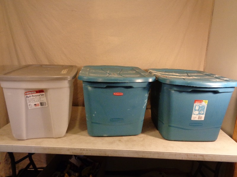 lot 76 image: 3 Totes with Lids