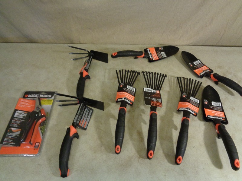 lot 94 image: New Black and Decker Tools