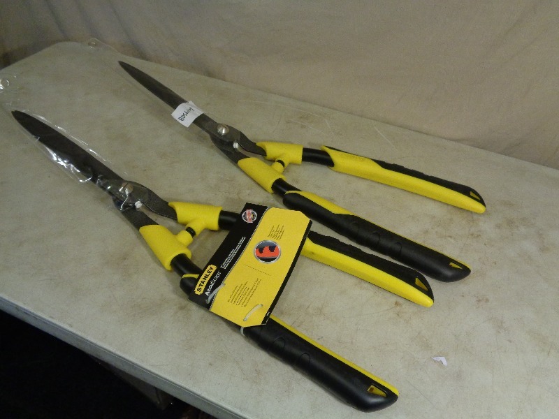 lot 98 image: 2 New Stanley Head Shears