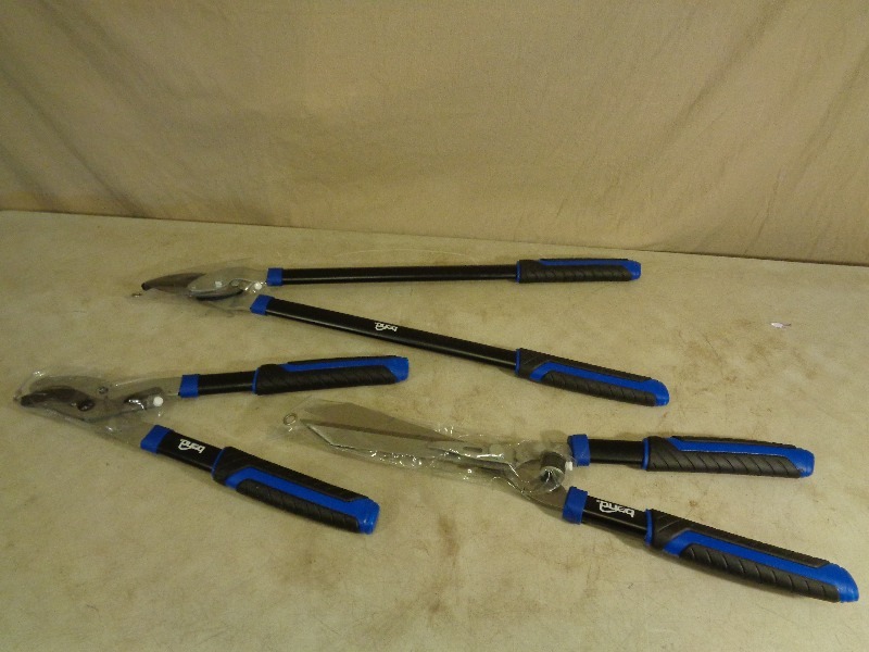 lot 104 image: New Bond 3 Piece Set