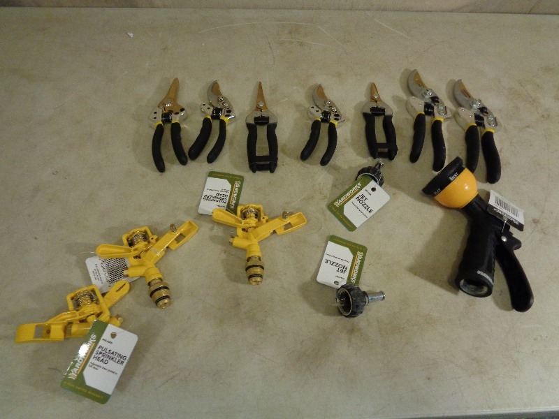 lot 107 image: New Yardworks Watering and Garden Tools