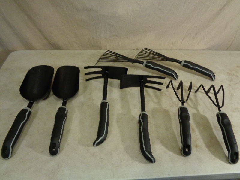 lot 112 image: 2 New Sets of Stanley Yard  Garden Tools