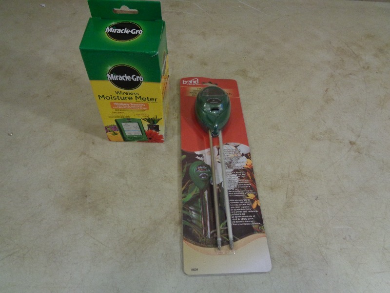 lot 125 image: New 3 Way Soil Meter and Wireless Moisture Meter