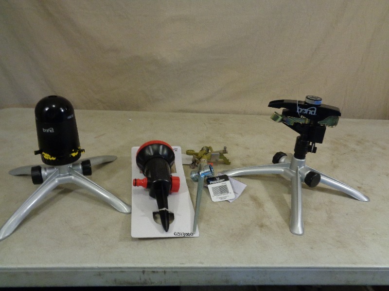 lot 134 image: 4 New Assorted Sprinkler