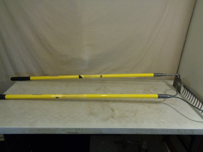 lot 138 image: New Stanley Long Handle Tools