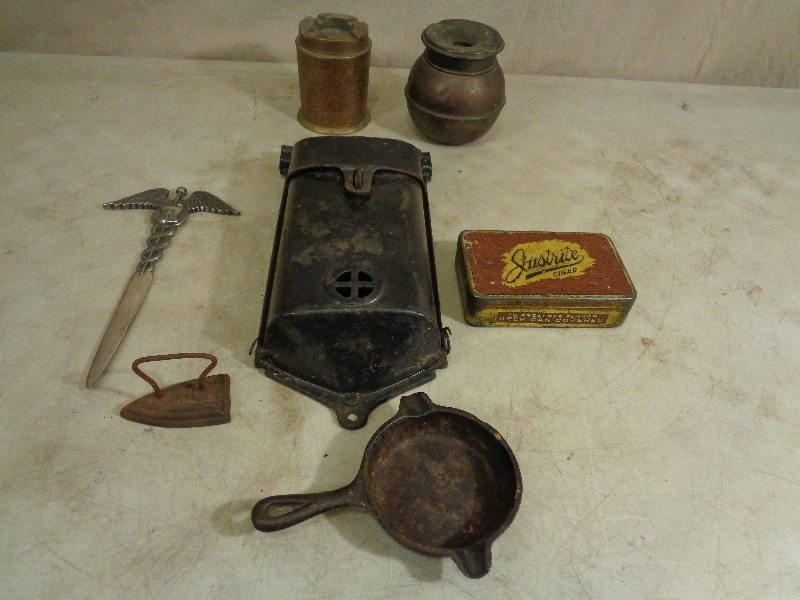 lot 25 image: Old Metal Items
