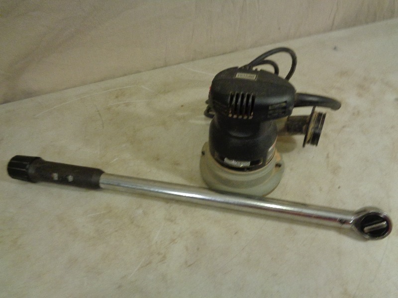 lot 37 image: Orbital Sander and 12 Torque Wrench