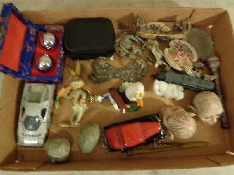 lot 45 image: Coolstuff and Collectibles