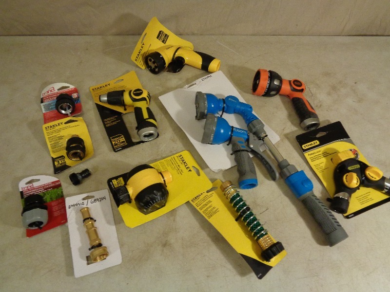 lot 46 image: New Lawn Watering Items